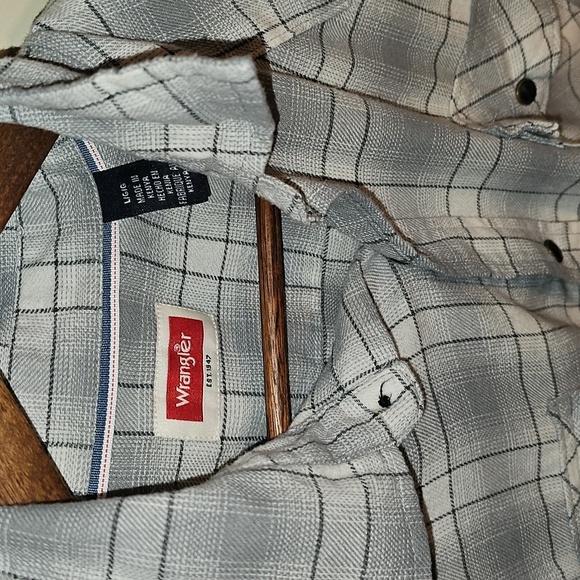Wrangler Men's Blue and White Plaid Snap- Button Down Shirt Size L - Picture 3 of 5